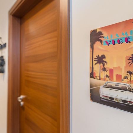 Miami Vice Apartment With Balcony 부다페스트 외부 사진