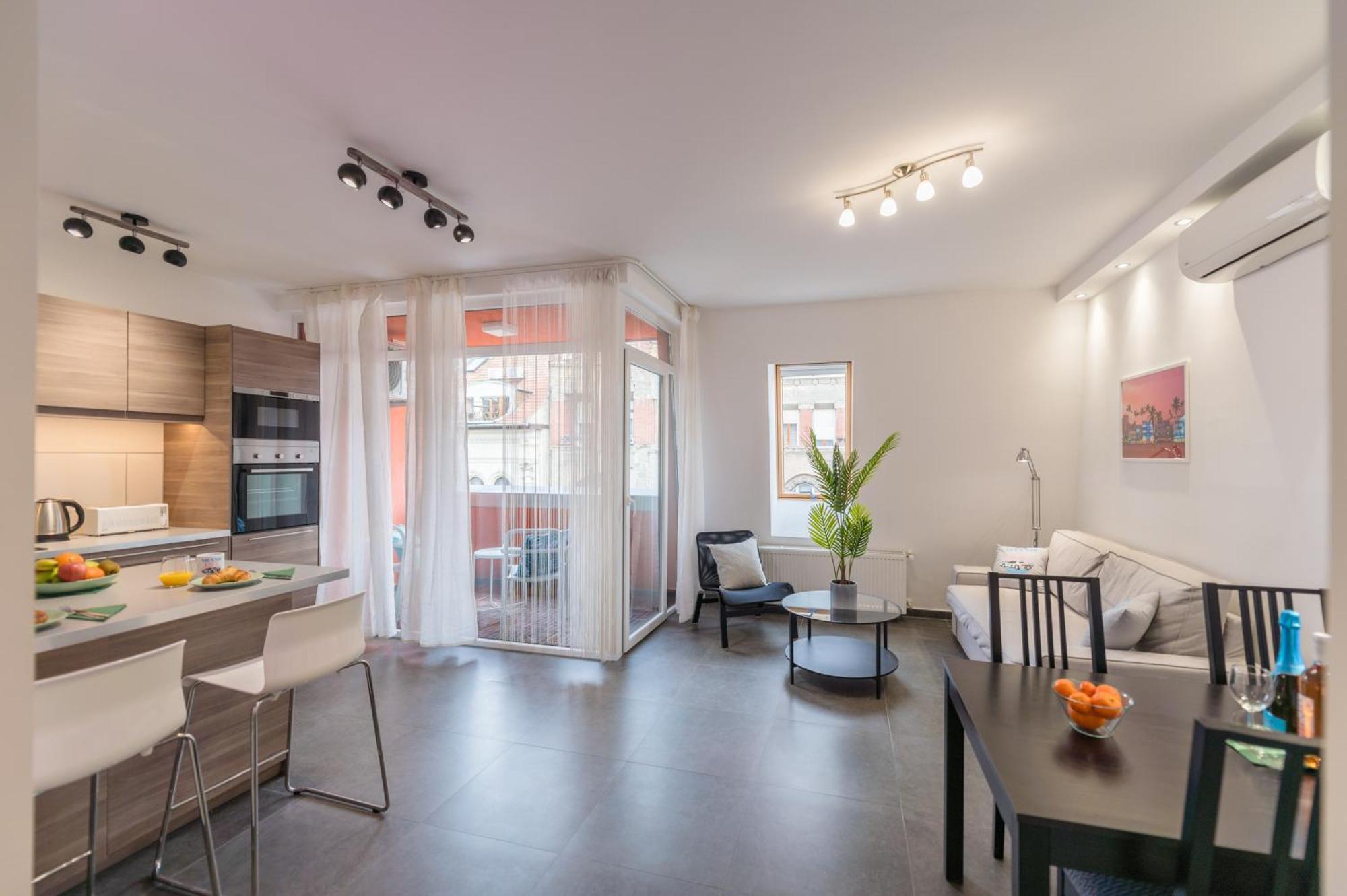 Miami Vice Apartment With Balcony 부다페스트 외부 사진