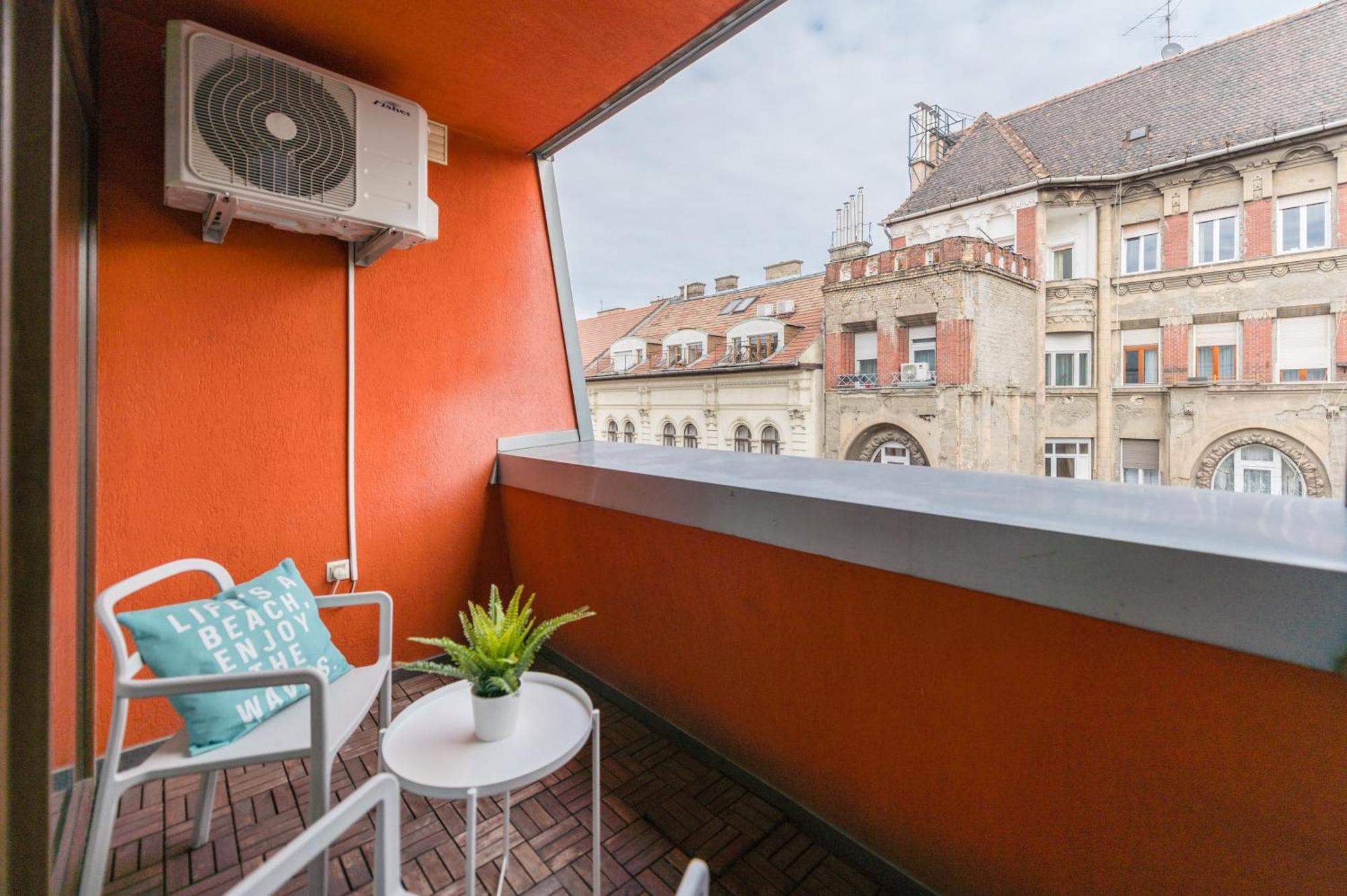 Miami Vice Apartment With Balcony 부다페스트 외부 사진
