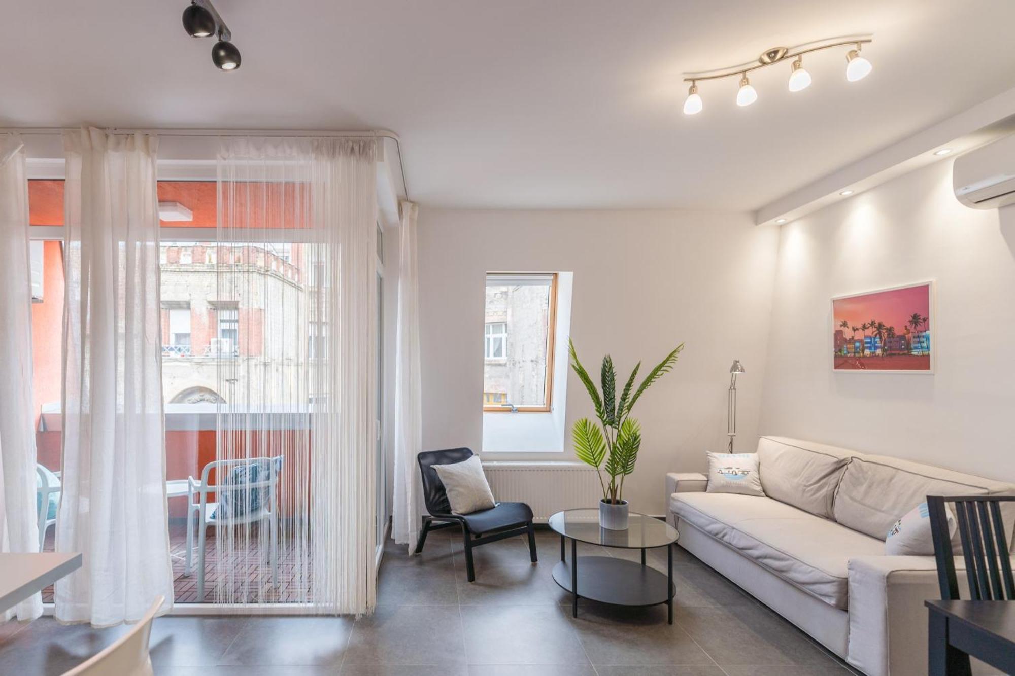 Miami Vice Apartment With Balcony 부다페스트 외부 사진
