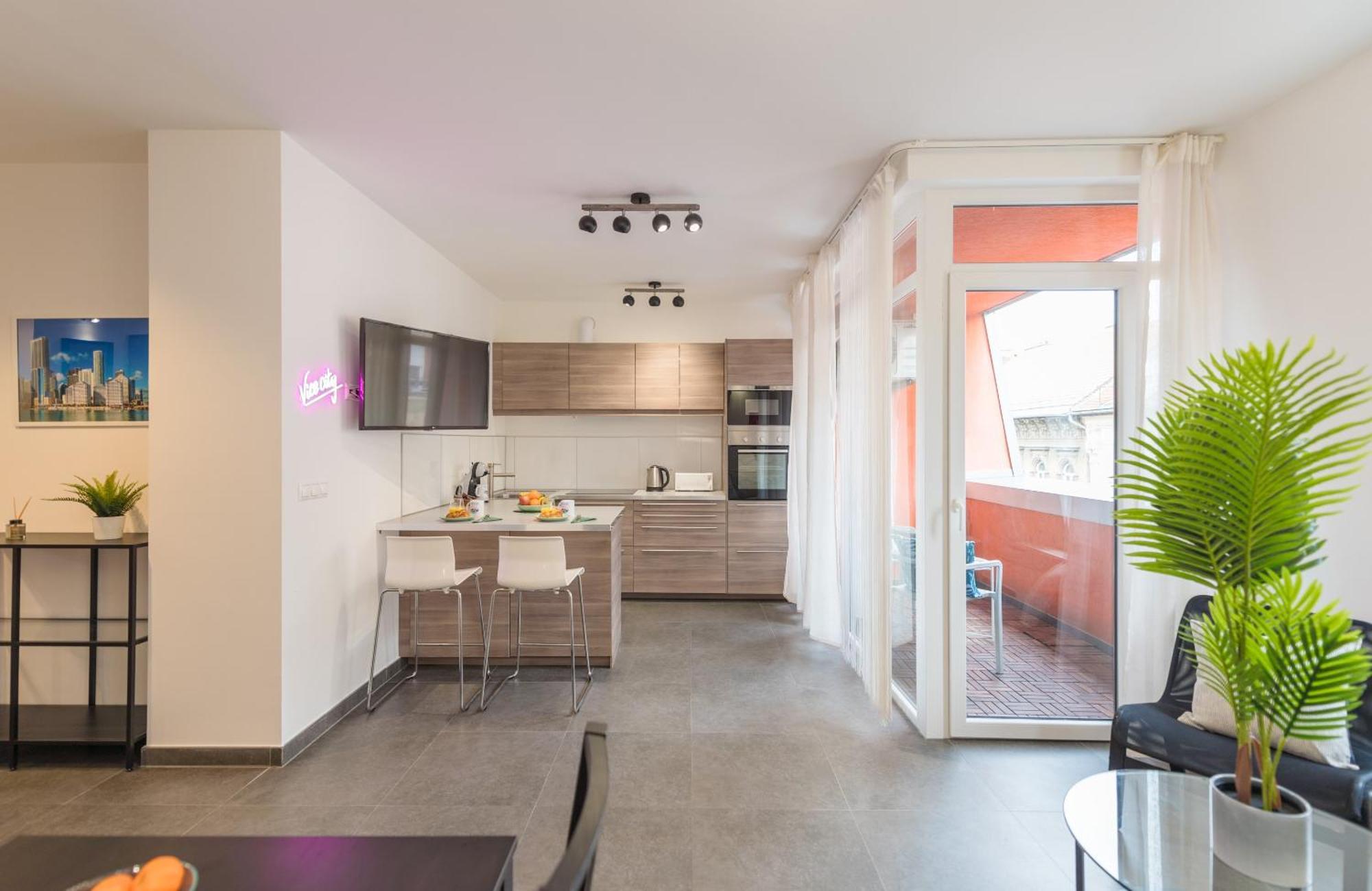 Miami Vice Apartment With Balcony 부다페스트 외부 사진