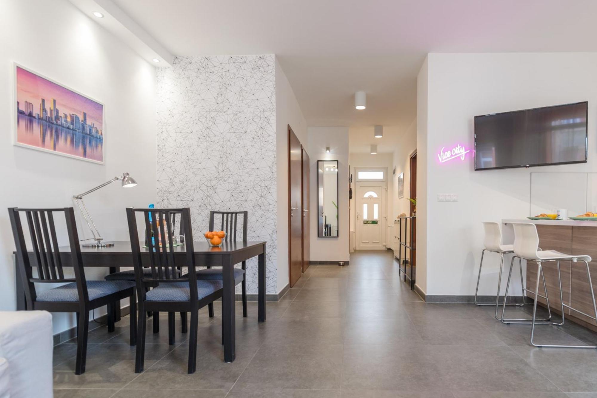 Miami Vice Apartment With Balcony 부다페스트 외부 사진